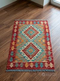 Tappeto annodato a mano 