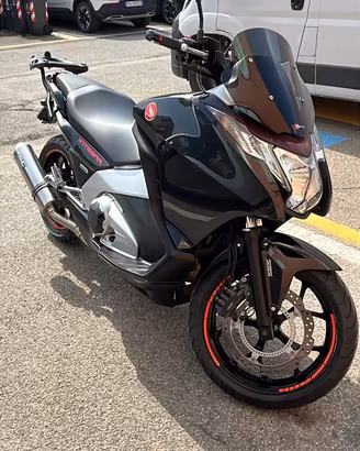 Honda integra 700 Piu’ Accessori Trattabile