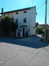 Casa di testa giardino