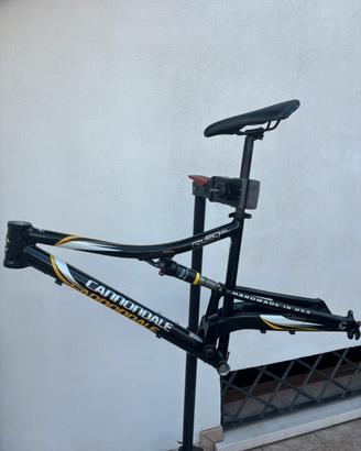 Telaio tg L cannondale rush e ammoetizzatore fox