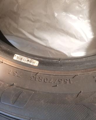 Gomme auto utilitaria