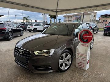 AUDI A3 2.0 TDI S TRONIC DESIGN