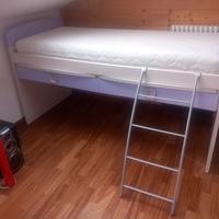 letto con cassetti e scrivanie