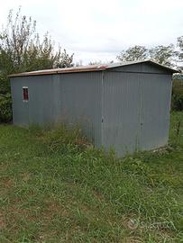 Baracca in lamiera zincata