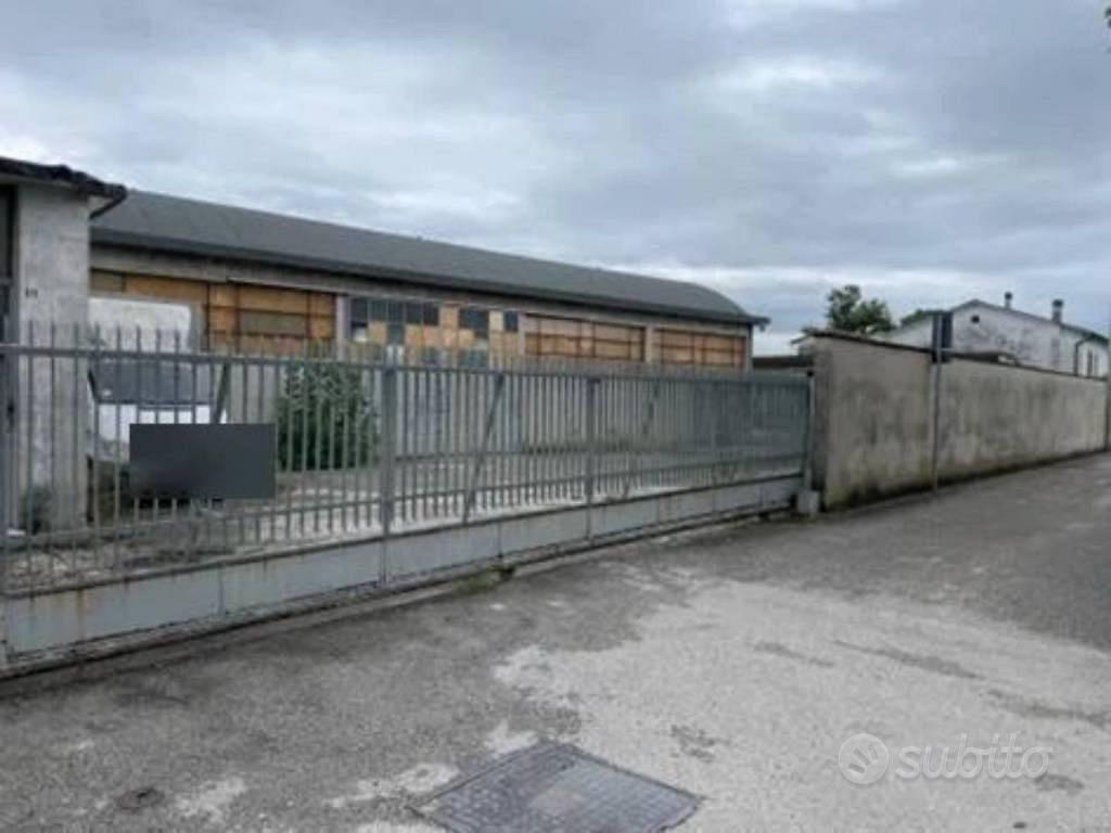 Immobile in asta di 1979 m² a Costabissara - Vista 2