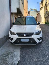Seat Arona bianca