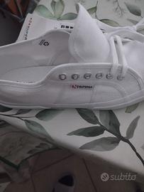 Scarpe superga