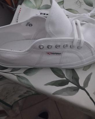 Scarpe superga