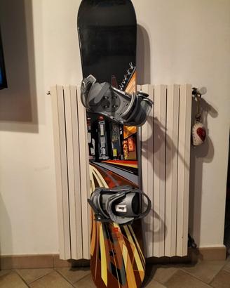 tavola da snowboard completa di attacchi e sacca