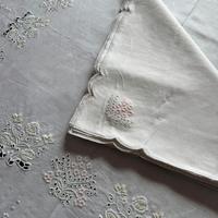 Tovaglia ricamata a mano