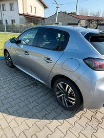 Peugeot 208 Pure Tech 100 Allure Pack