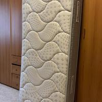 n.2 Materassi Memory Foam e molle come nuovi