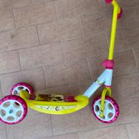 Monopattino a 3 ruote di Masha e Orso. H. 58cm