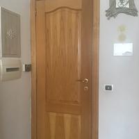 Porte in noce maniglie dorate