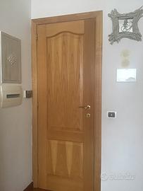 Porte in noce maniglie dorate