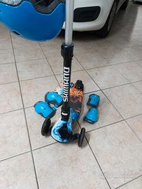 monopattino con accessori