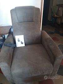 poltrona relax motorizzata alzapersona