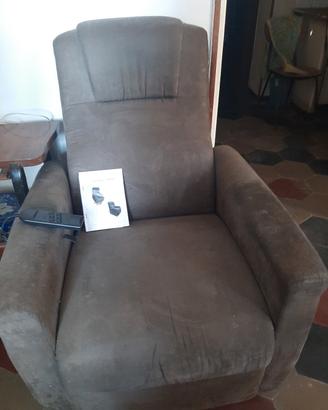 poltrona relax motorizzata alzapersona