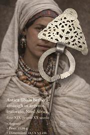 Antica grande fibula da mantello argento pieno