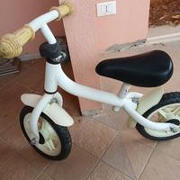 bicicletta senza pedale in condizioni buone