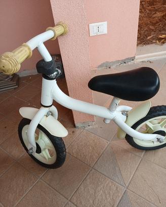 bicicletta senza pedale in condizioni buone