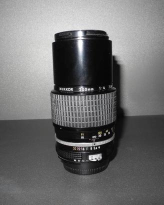 Nikon 200 /4AIS