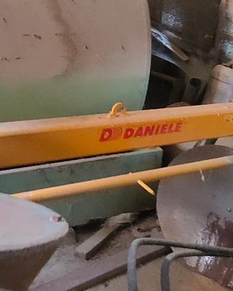 Attrezzo agricolo disco per argini idraulico