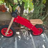 triciclo in legno per bambini 3 anni circa. 