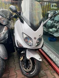 Tmax 500 -2010-