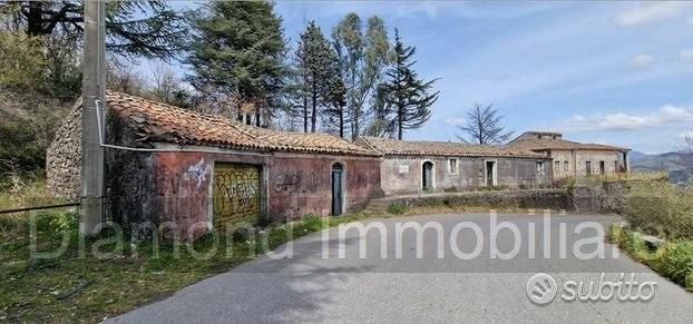 Terreno 17.000mq con fabbricato a Linguaglossa - Vista 2