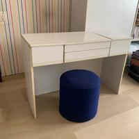 Scrittoio /toilette per truccarsi e pouf anni 70 ‘