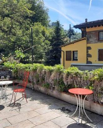 Villa di 298 m² con più di 5 locali e box auto a M