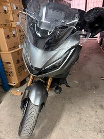 Honda 1100 DCT Travel,