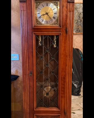 Orologio a pendolo a colonna