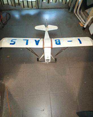 Aeromodello RC ad ala alta