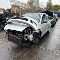 Ricambi Ford Fiesta 1.2 16V Ambiente Anno 2005 Cod