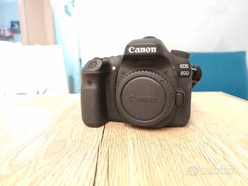 Reflex Canon EOS 80D CON 9600 SCATTI..