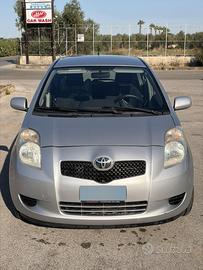 Toyota yaris 2007 benzina