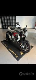 MV Agusta Brutale 800 (2013) – Solo 14.000 km – Co