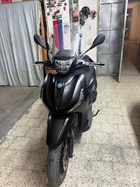 2025 piaggio beverly Depp black