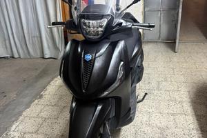 2025 piaggio beverly Depp black