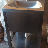 Lavello con rubinetto monoblocco 