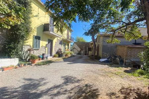 CASA INDIPENDENTE A MONTEFIASCONE