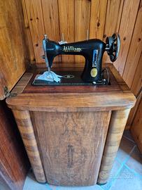 macchina da cucire d'epoca marchio "William". 
