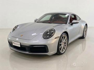 Porsche 992 Carrera 4