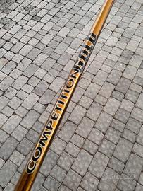 Valuto varie canne Daiwa old 8 e 9 metri. Leggi