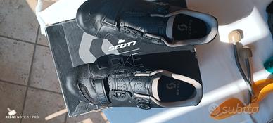 Scarpe ciclismo strada.