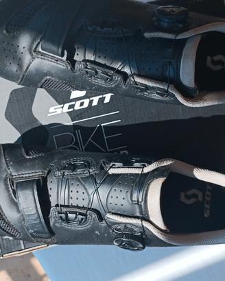 Scarpe ciclismo strada.
