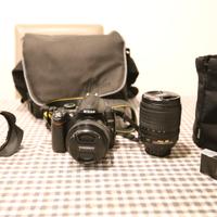 NIKON D5000 + OBIETTIVI + BORSA + BATTERIA