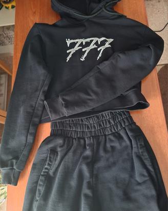 Tuta sportiva (felpa + pantaloni) nera 777 nuova
